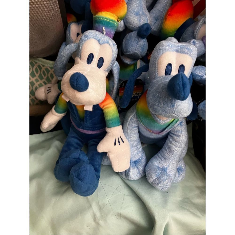 Disney Rainbow Goofy & Pluto Collection Collectible Toys